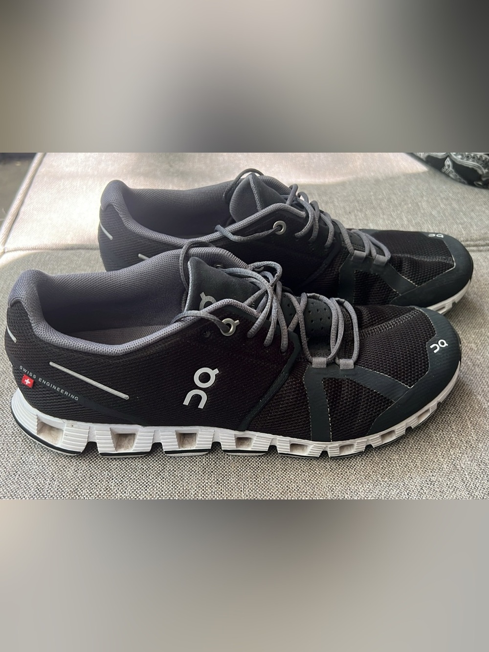 On Running Black and Gray Cloud Running Gym Workout Sneakers. Size 9.5